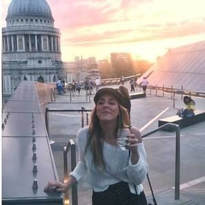 Meet your Posher, Danielle